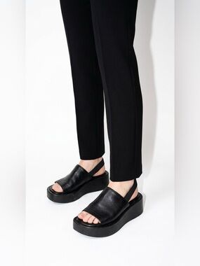 L’INTERVALLE BLACK LEATHER PLATFORM SANDALS WOMENS SIZE 38